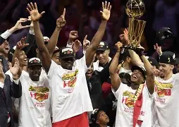 猛龙队遭遇失利,面对困难要坚持什么原则